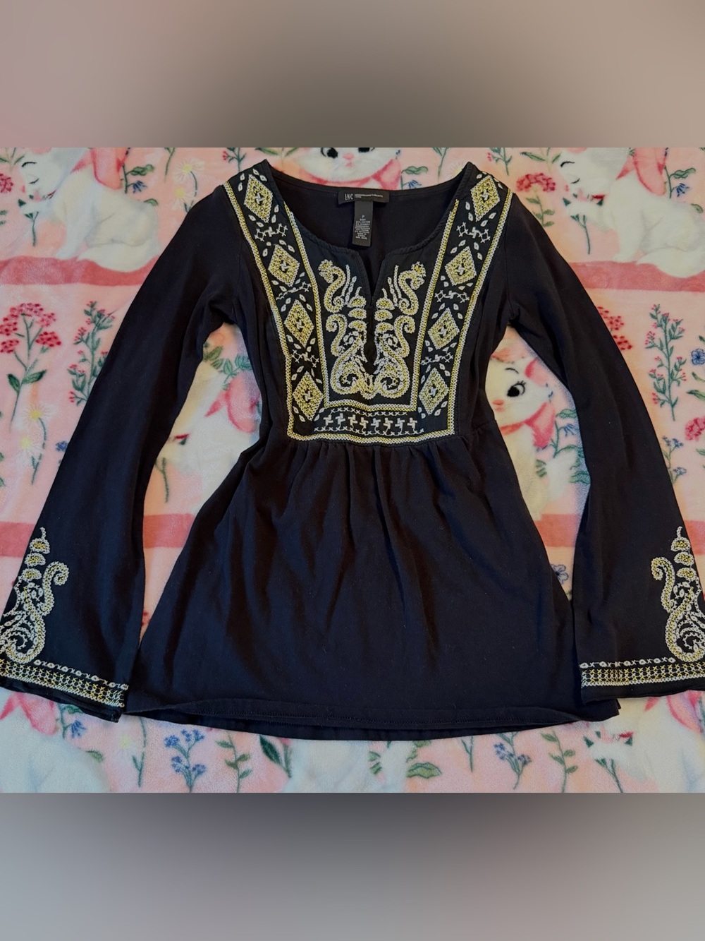 Vintage Y2K I.N.C. International Concepts Black Gold Embroidered Bell Sleeve Tun
